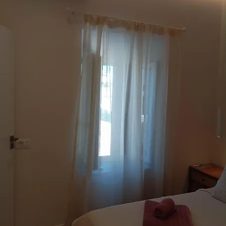 Milos White Pearl * Τριοβάσαλος
